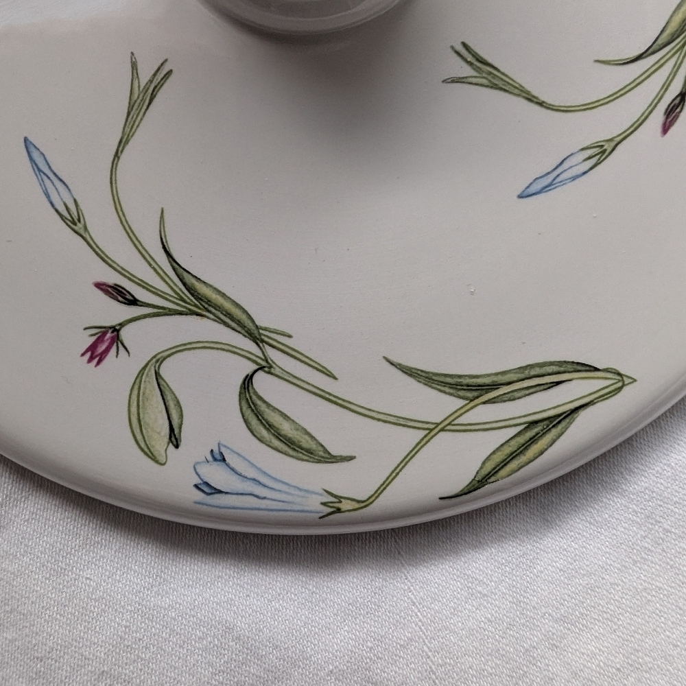 Portmeirion Queen's Hidden Garden Periwinkle Blue Floral Casserole Pot & Cover - Picture 14 of 14